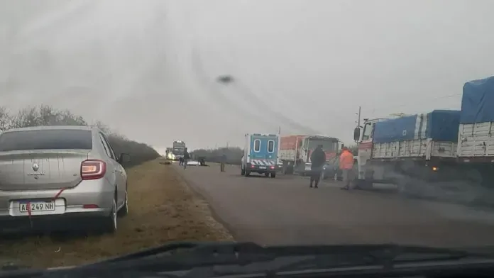 Fatalidad en una ruta entrerriana: murió un motociclista tras ser chocado por un camión