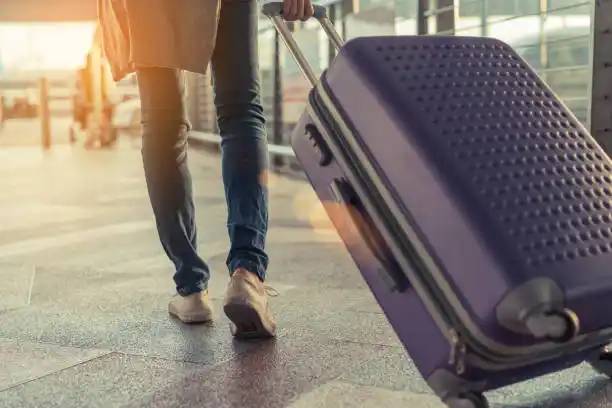 Aeropuerto aloja a hombre que permaneció tres meses allí por miedo a contagiarse