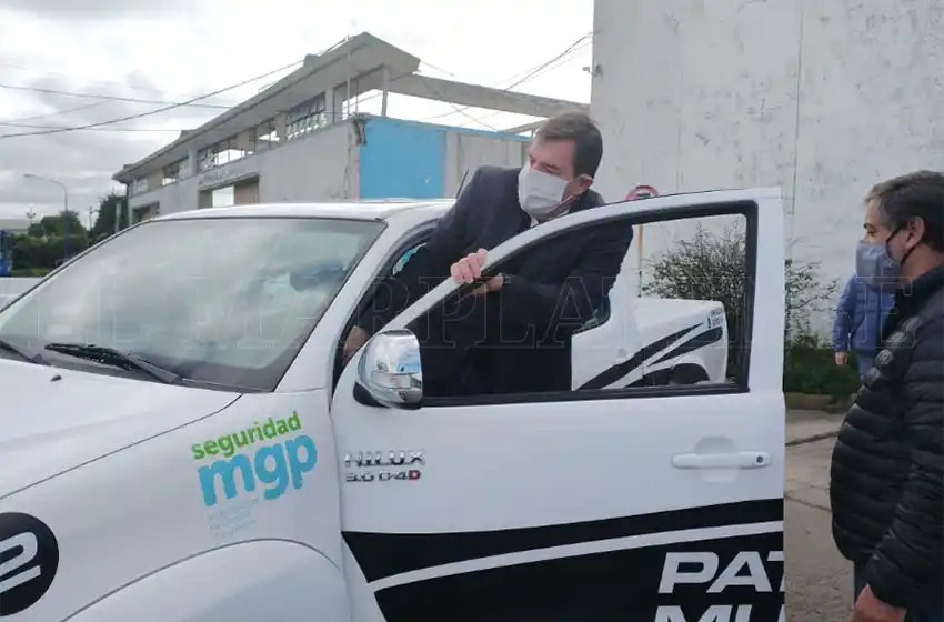 "Estos vehículos nos van a permitir estar más cerca de los vecinos"