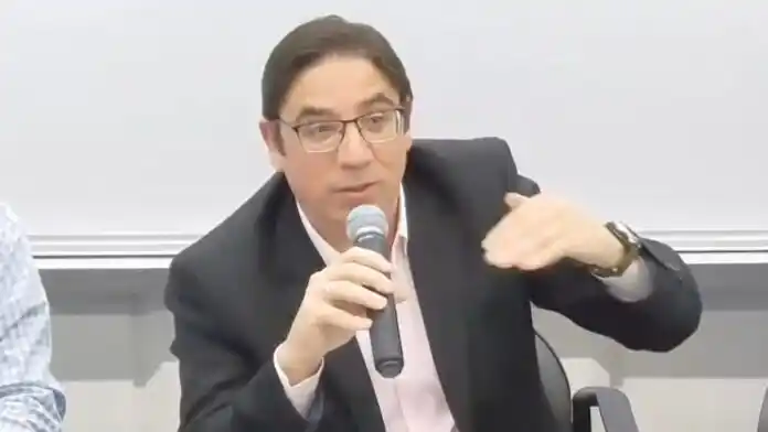 El anuncio llega en un contexto de conflictividad gremial, luego del paro nacional universitario realizado el lunes y a horas de que se concrete una nueva medida de fuerza en la Universidad Nacional de La Plata.