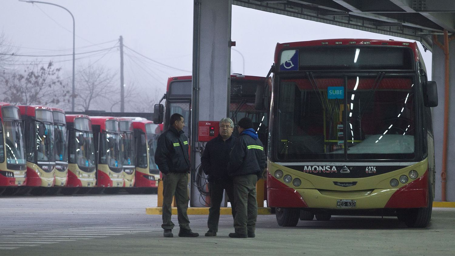 Paro en la Línea 60 de colectivos: reclaman por el despido de ocho compañeros y complican a miles de trabajadores