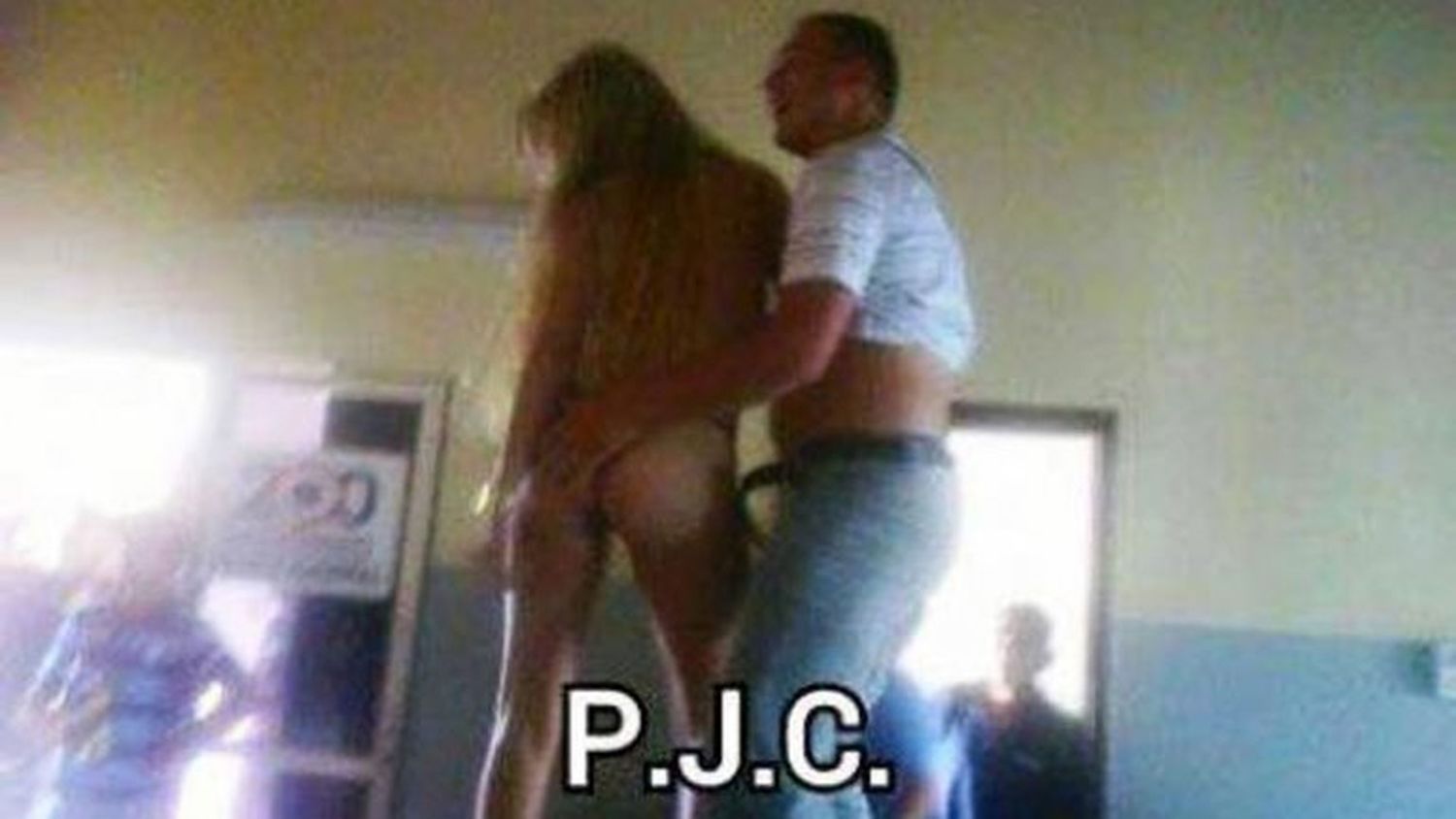 Paraguay: Escándalo por una fiesta "hot" en una comisaría