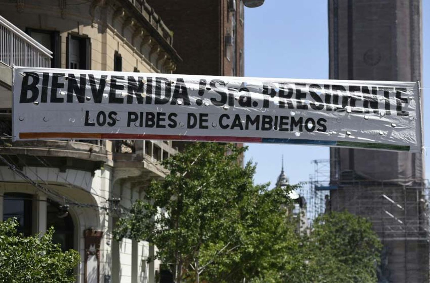 Anita Martínez, «sorprendida» por el pasacalle
