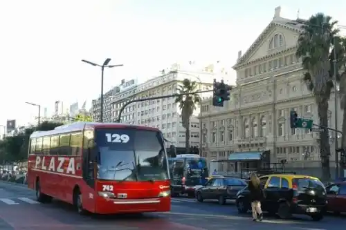 Miles de usuarios afectados por un paro de colectivos del Grupo Plaza