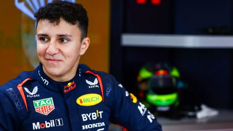 Isack Hadjar chocó en la última curva del Circuit de Barcelona-Catalunya.