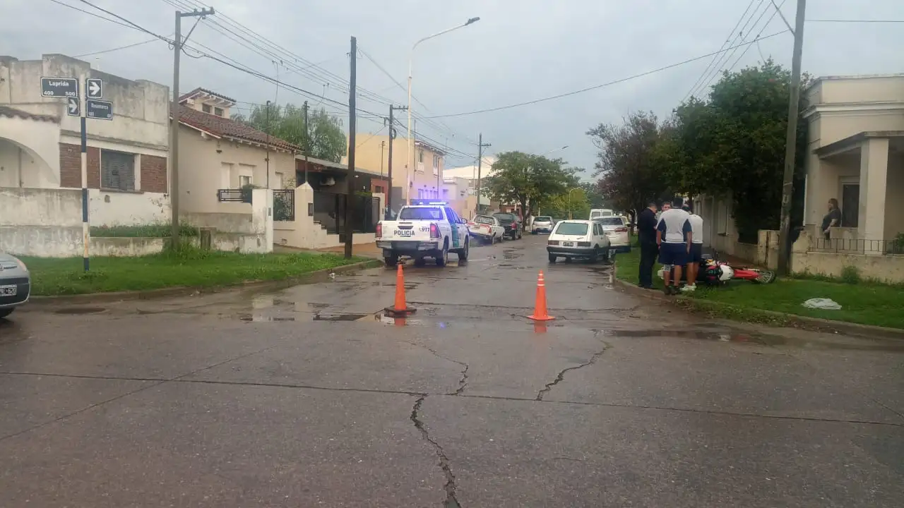 Un joven de 20 años fue trasladado al Hospital luego de un choque en Laprida y Dinamarca