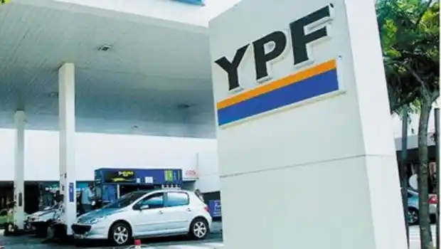 YPF bajó hasta 3,2% los precios de sus combustibles