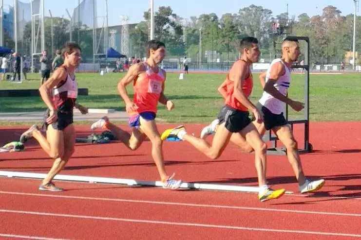 Compiten en el Nacional de atletismo