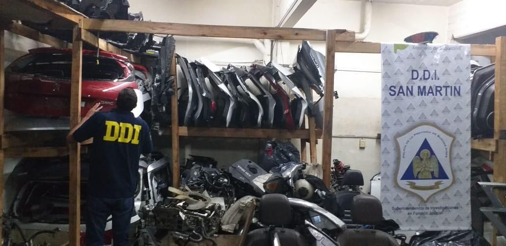 Tres de Febrero: incautan 10 mil autopartes robadas en desarmadero