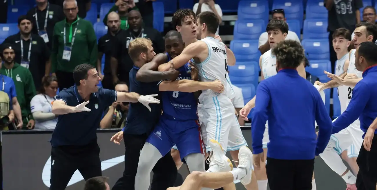 La FIBA castigó a Argentina por los incidentes ante Dominicana en la AmeriCup. Foto: Reuters