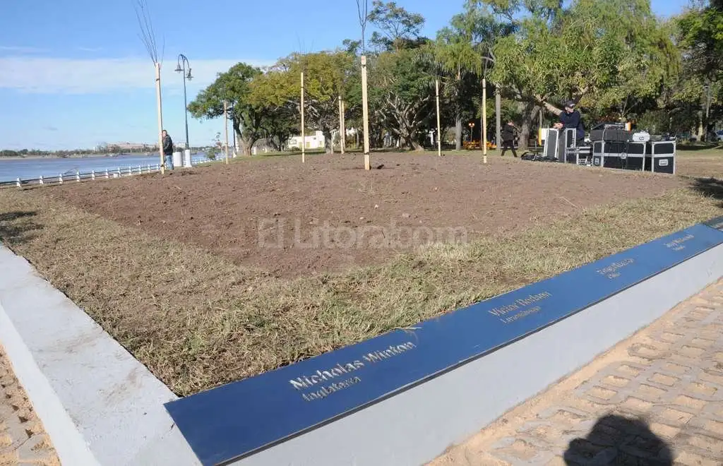 En memoria de las víctimas del Holocausto