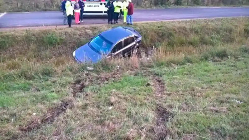 Autovía 14: Hospitalizaron a mujer de 86 años tras despiste y vuelco
