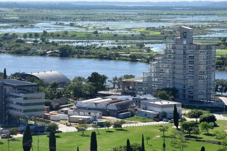 Ocho contrataciones directas y "urgentes" para mitigar el riesgo hídrico en Santa Fe