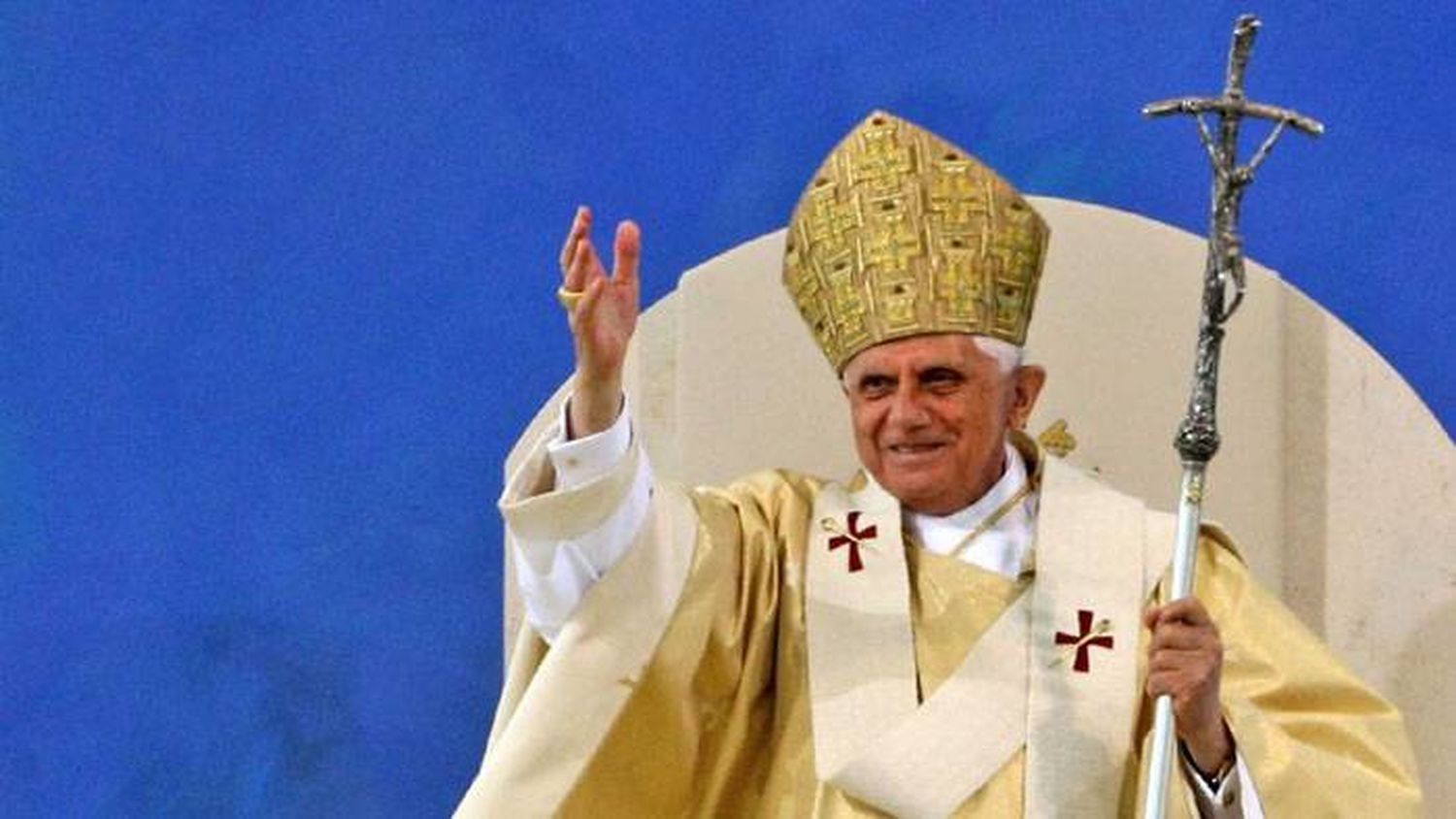 MURI� BENEDICTO XVI