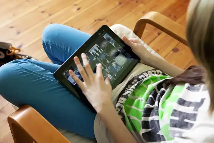 Los niños gastan hasta cuatro horas en el celular en su tiempo libre: WhatsApp y Netflix, sus preferidos