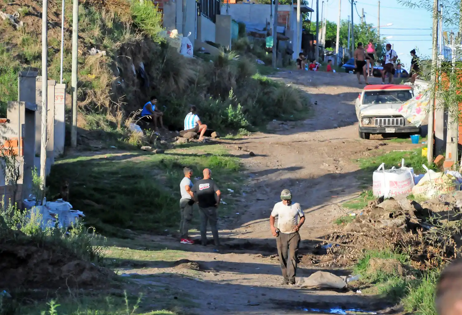 Los vecinos desarmaron un aguantadero donde varios delincuentes guardaban lo sustraído.