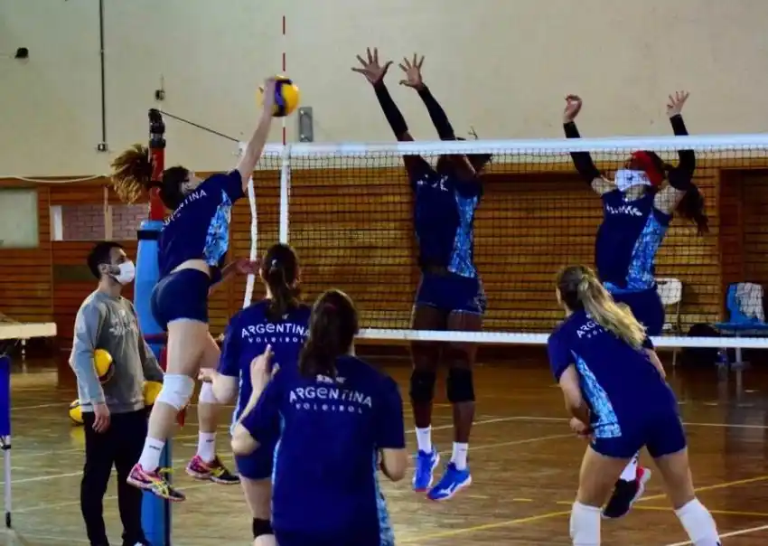 Las Panteras volvieron a entrenar en el CeNARD