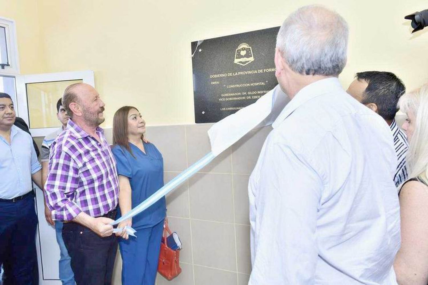 Insfrán inauguró el Hospital de Los Chiriguanos 
y entregó una ambulancia cero kilómetro