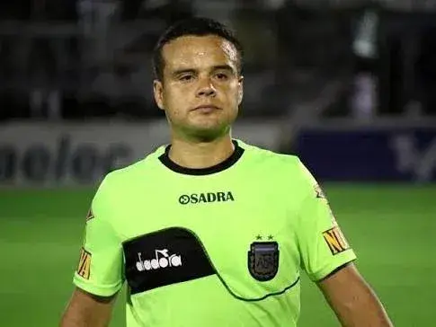 Fabricio Llobet el juez para la Crema el sábado a las 15 ante Maipú de Mendoza.