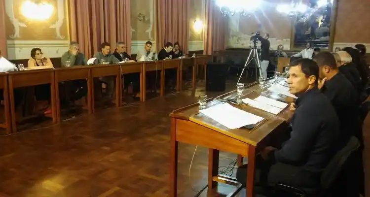 Crearon Comisión Fiscalizadora de servicios públicos y hubo reclamos de la oposición