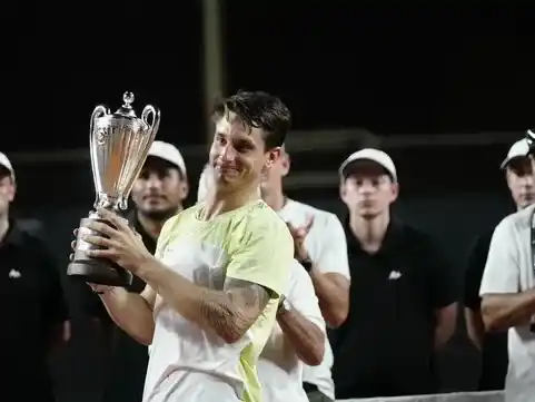 El argentino Camilo Ugo Carbelli se coronó campeón al vencer al boliviano Dellien en la final.