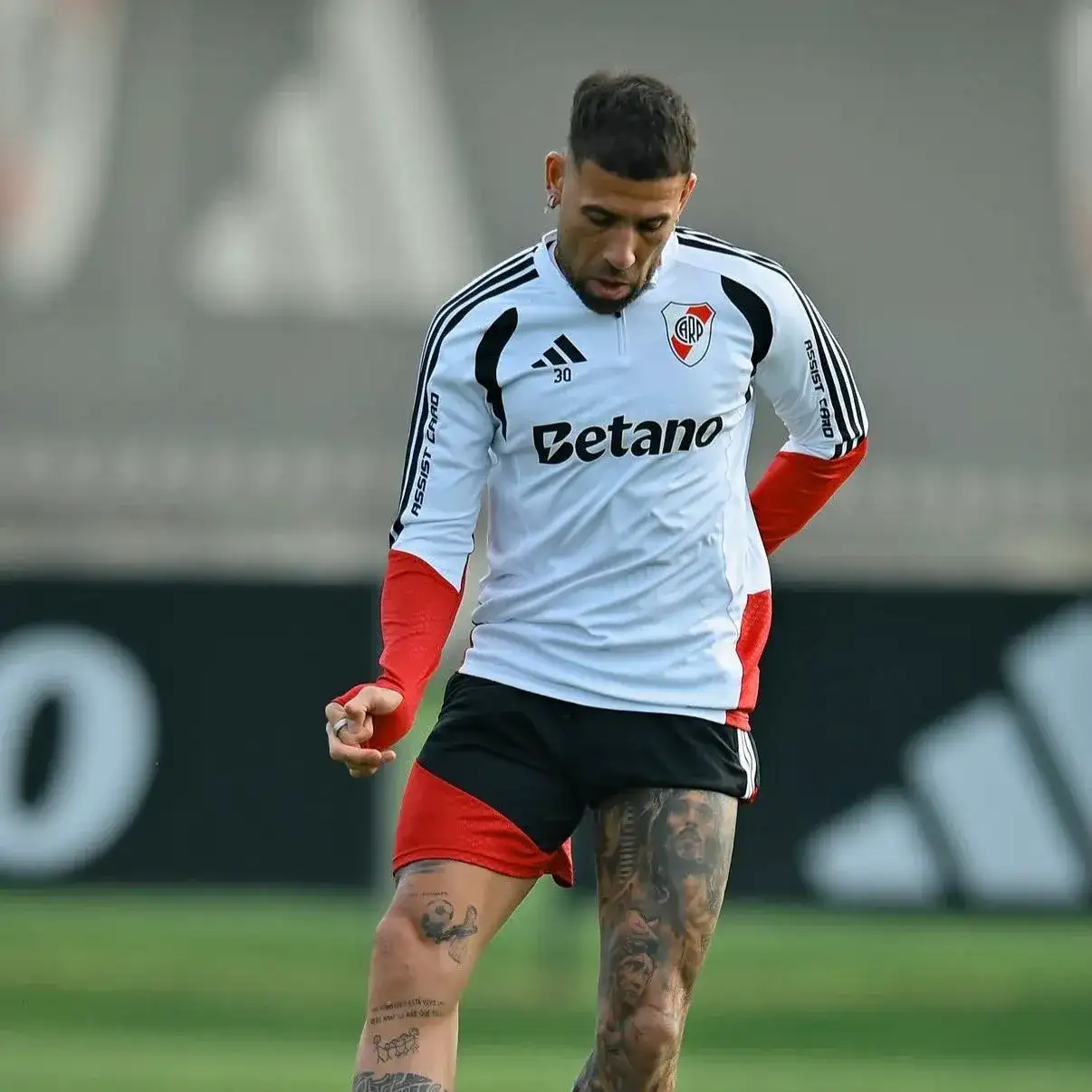 Otamendi en su primera práctica con River.