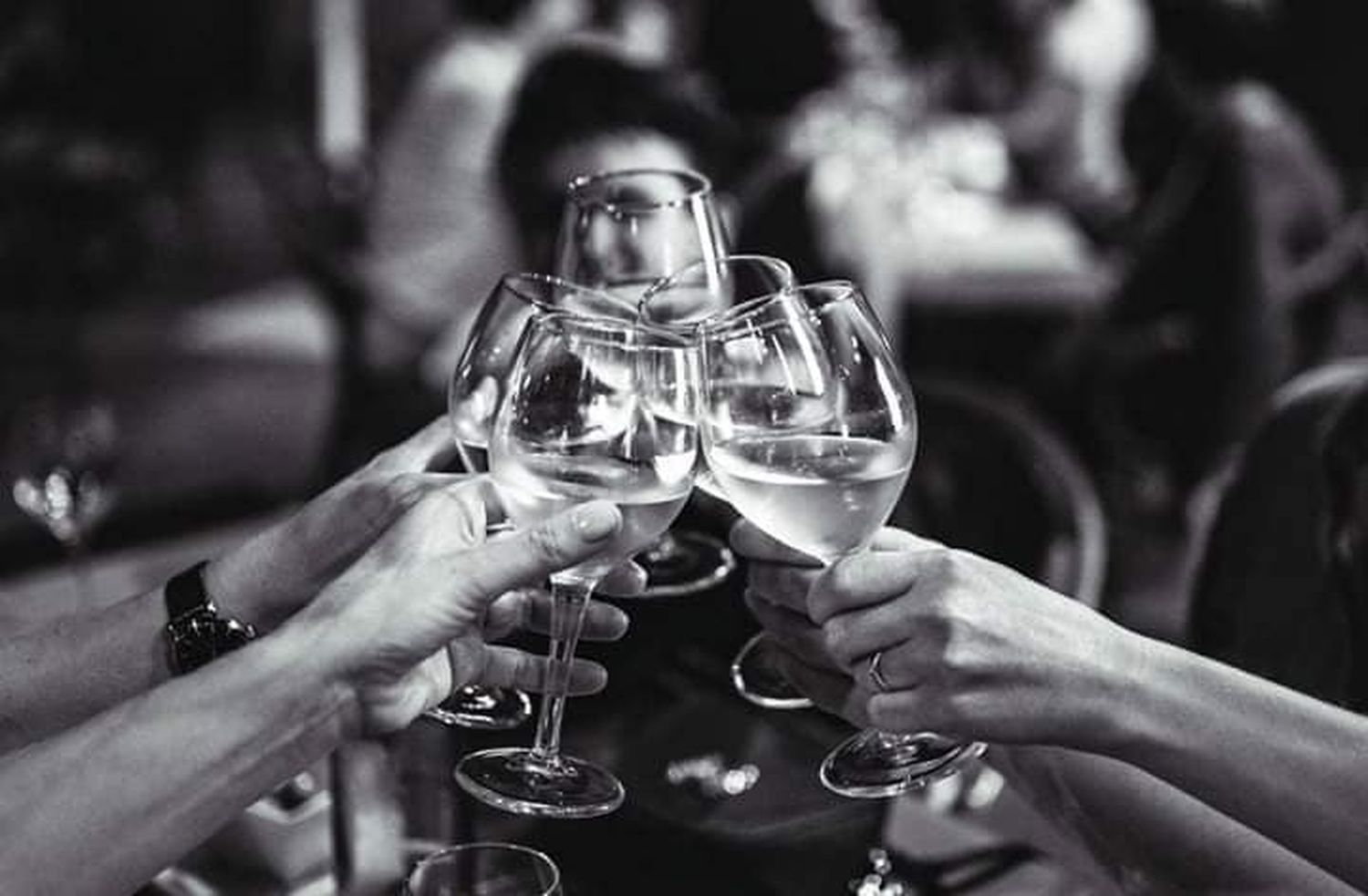 La Provincia formalizó los criterios para la actividad gastronómica en el marco de la pandemia