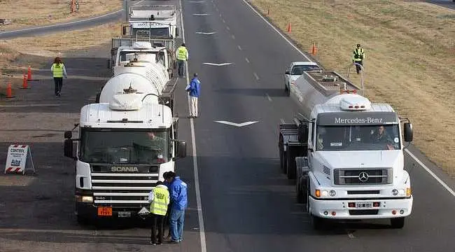 Vacaciones: Restricción a la circulación de camiones por recambio de quincena