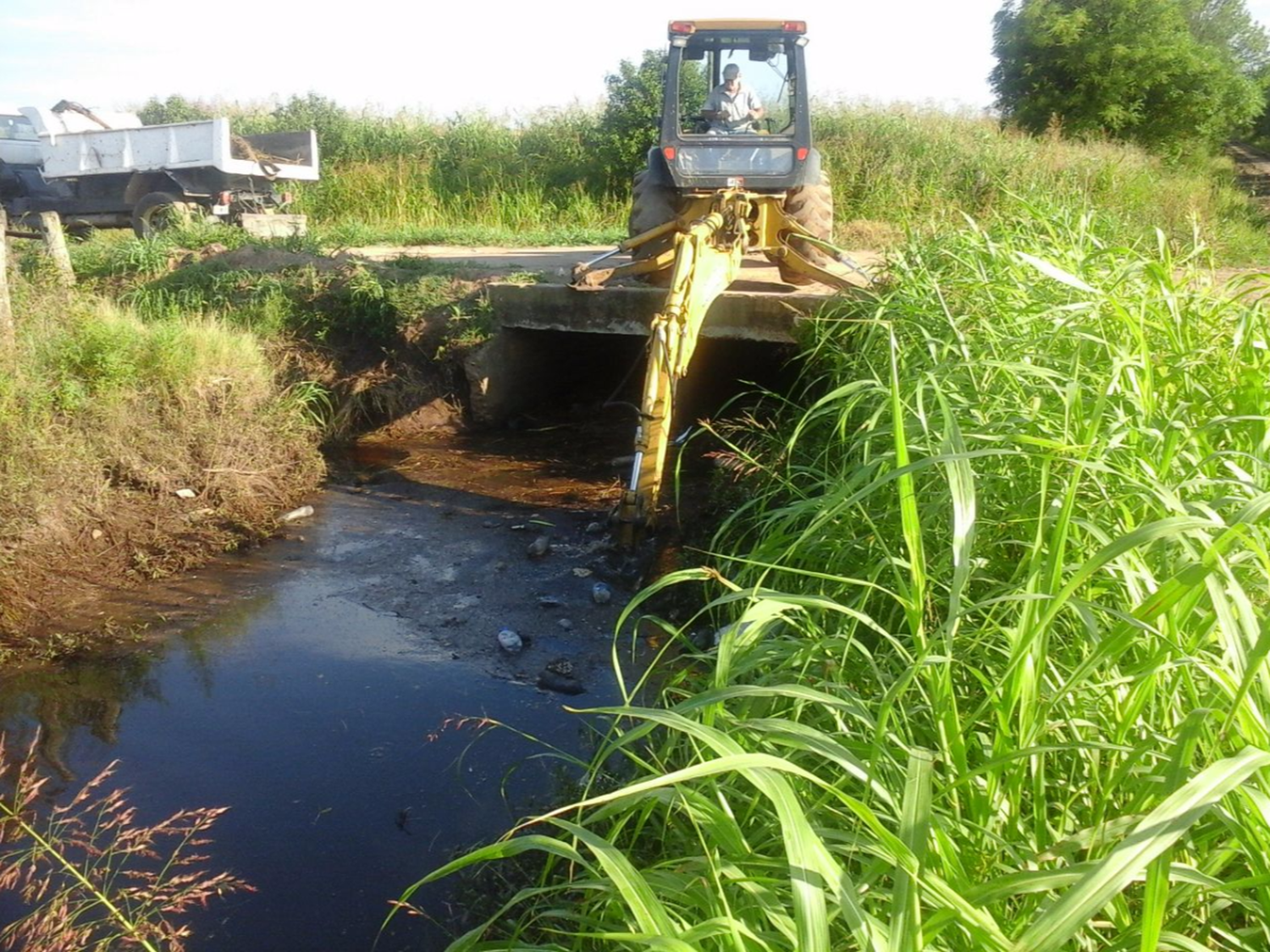 Municipalidad realizó la limpieza de canales pluviales