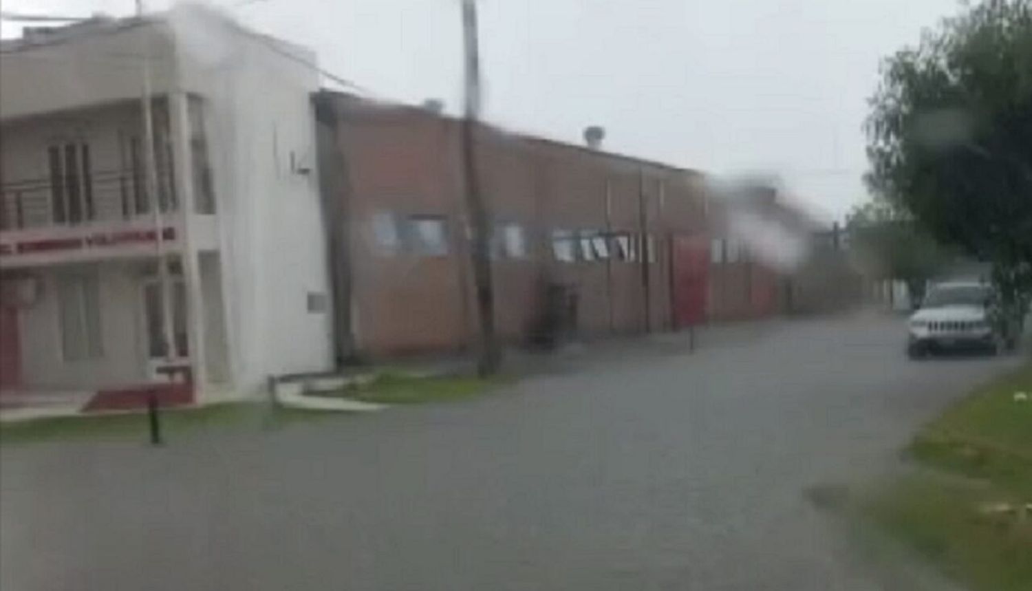 Video: llovió 60 mm en dos horas en Tostado