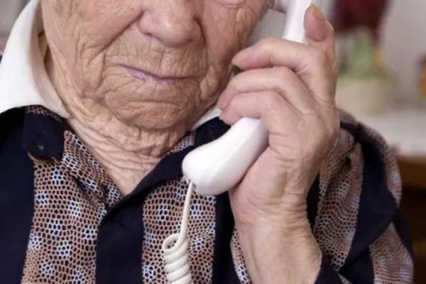 Otra vez el cuento del tío: Una jubilada perdió una suma millonaria