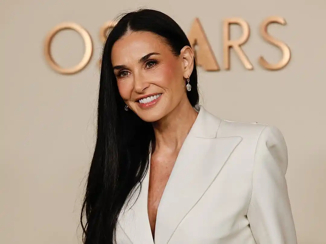 Demi Moore. Candidata a mejor actriz por The Substance. Imagen: Facebook.