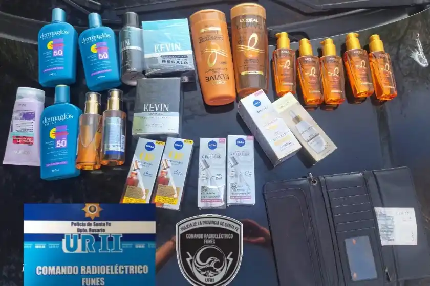 Cayeron dos mecheras que robaron decenas de artículos de una farmacia