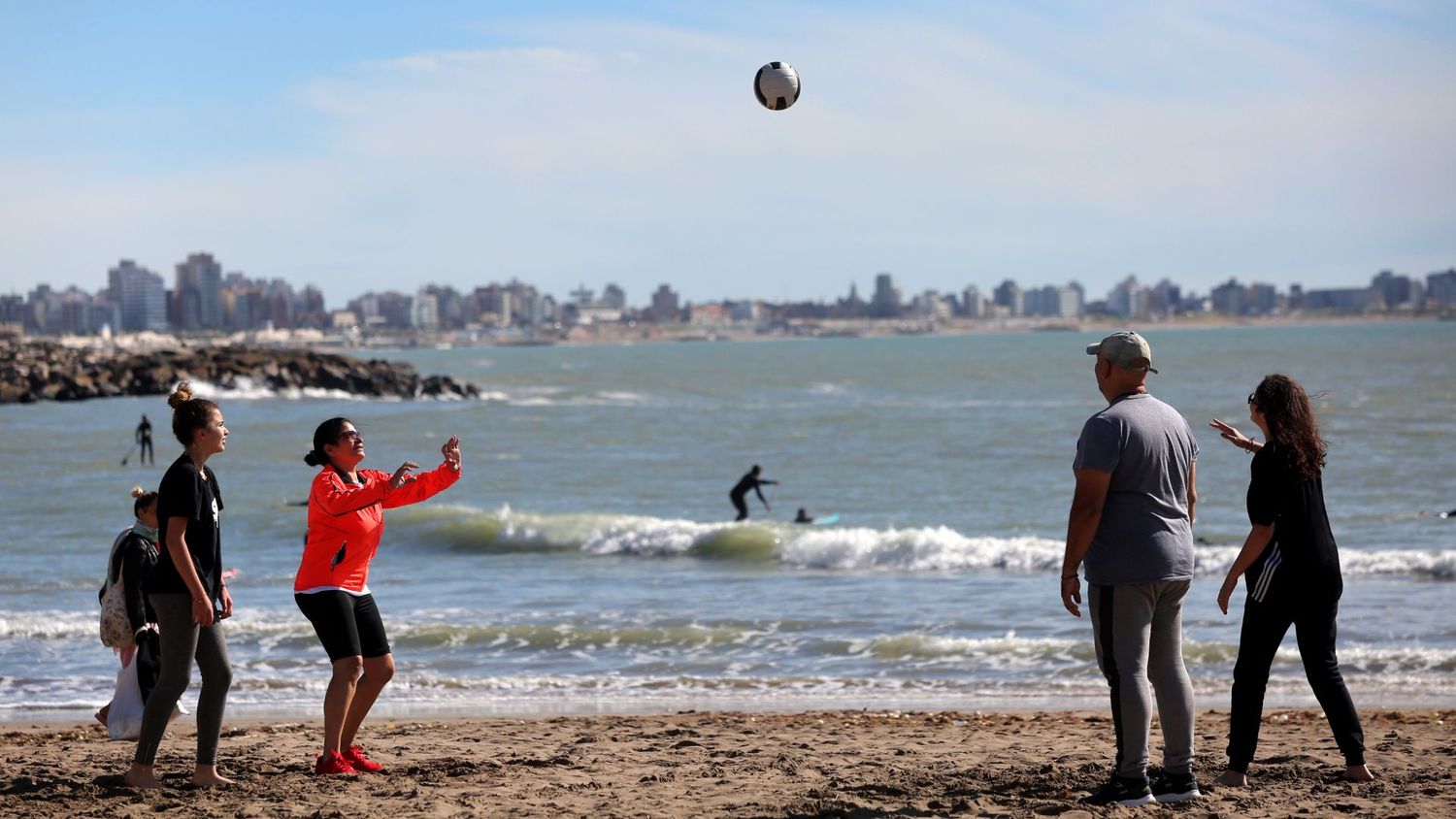Fin de semana largo de carnaval: A pesar de la buena cantidad de turistas, en Mar del Plata cayeron las ventas