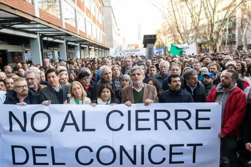 El Conicet manifestó “preocupación” frente a las propuestas de Javier Milei y se pronunció a favor de Sergio Massa