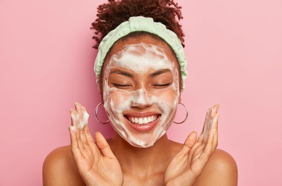 La importancia de la limpieza facial