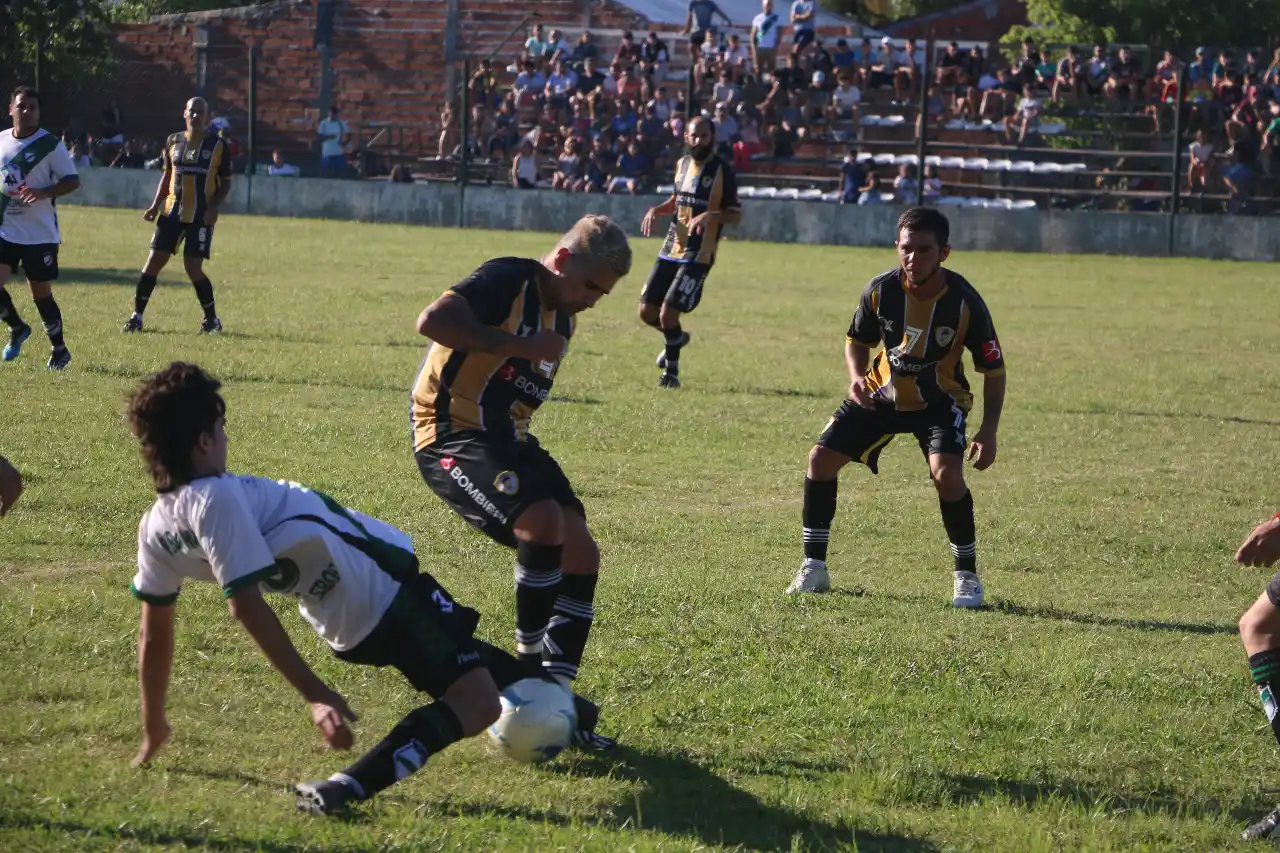 Por no llegar a un acuerdo en el arancel de los árbitros, no habrá fútbol el fin de semana