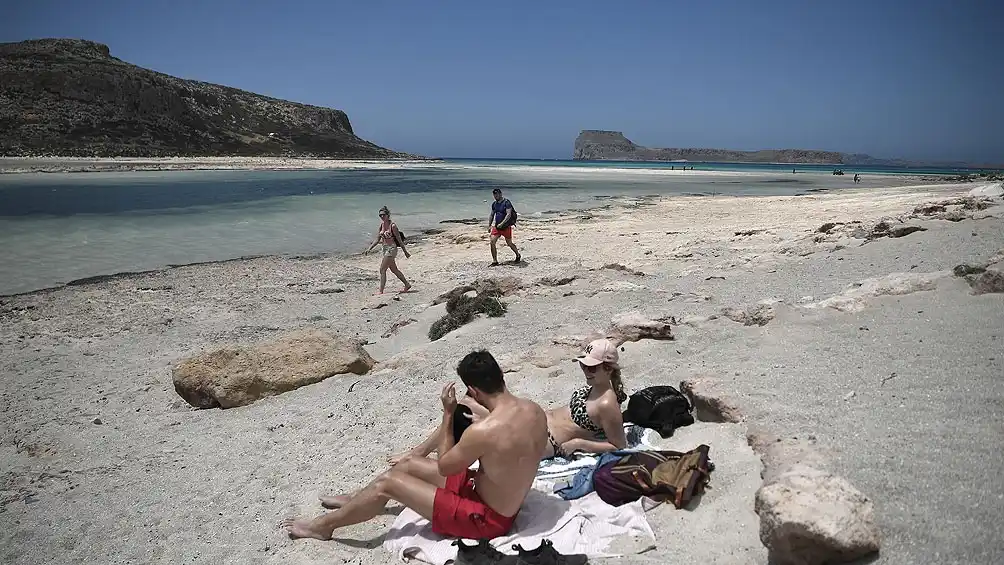 La OMS pidió no vacunar a los niños y aportar al sistema Covax