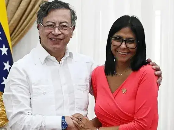 Gustavo Petro y Delcy Rodríguez.