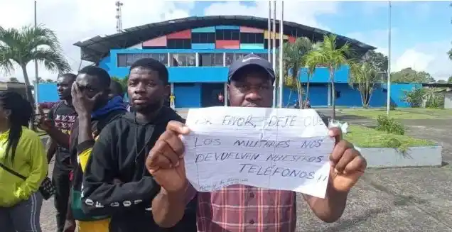 ¡HACINADOS Y SIN COMIDA! Migrantes denuncian maltrato de la Guardia Nacional en Delta Amacuro