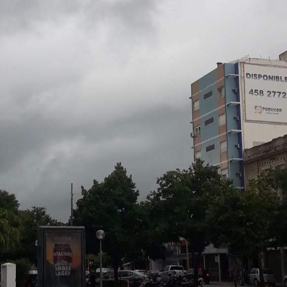 Lunes con cielo mayormente nublado en la ciudad de Santa Fe