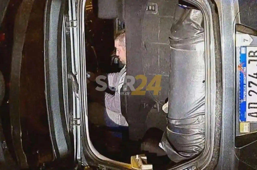 San Fernando: chocó, volcó y se negaba a salir de su auto