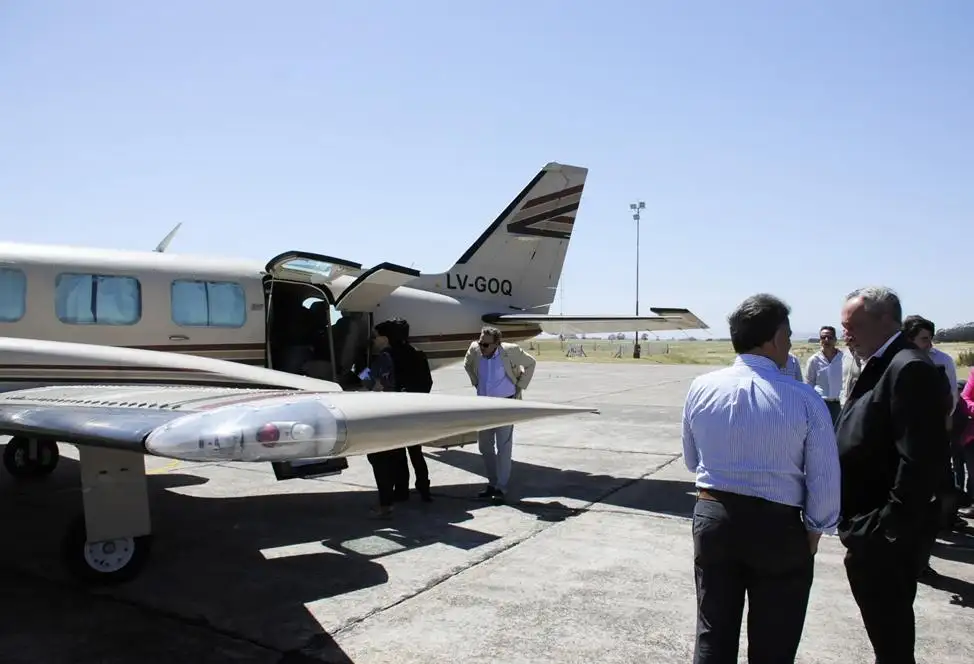 Controladores aéreos aseguraron que se opera con “reducción horaria”