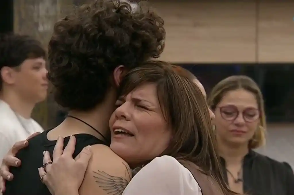 Emocionante encuentro de Juanicar con su madre