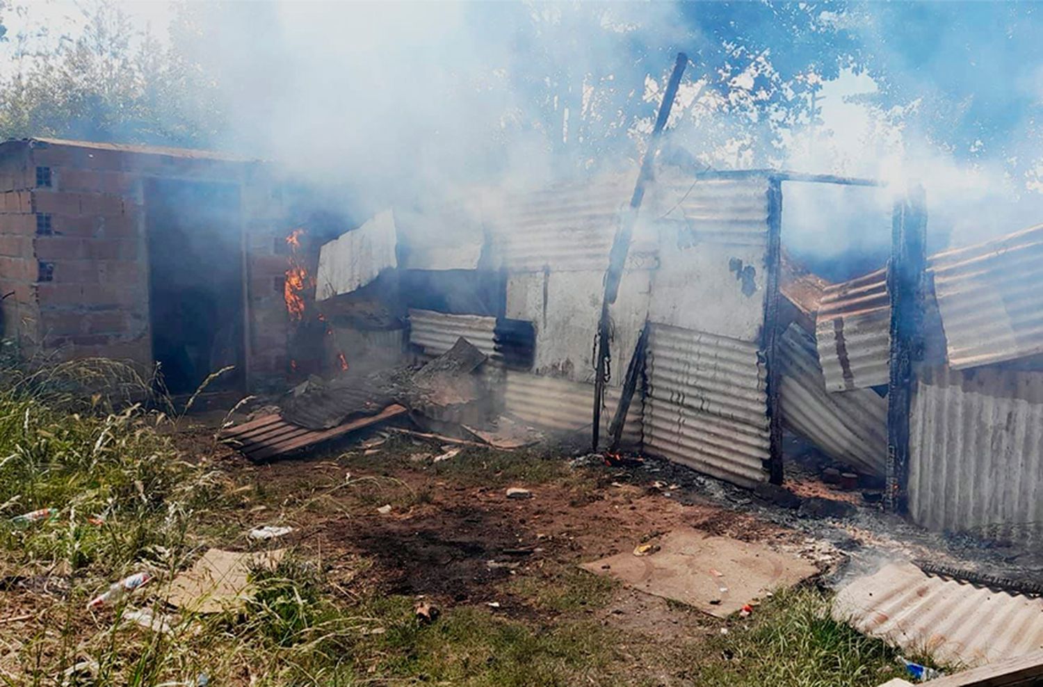 Se incendió una casilla: no hubo heridos, solo daños materiales