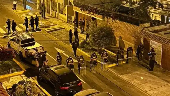 NUEVO ESCÁNDALO EN PERÚ: allanan la casa de la presidenta Boluarte en medio de una investigación por enriquecimiento ilícito