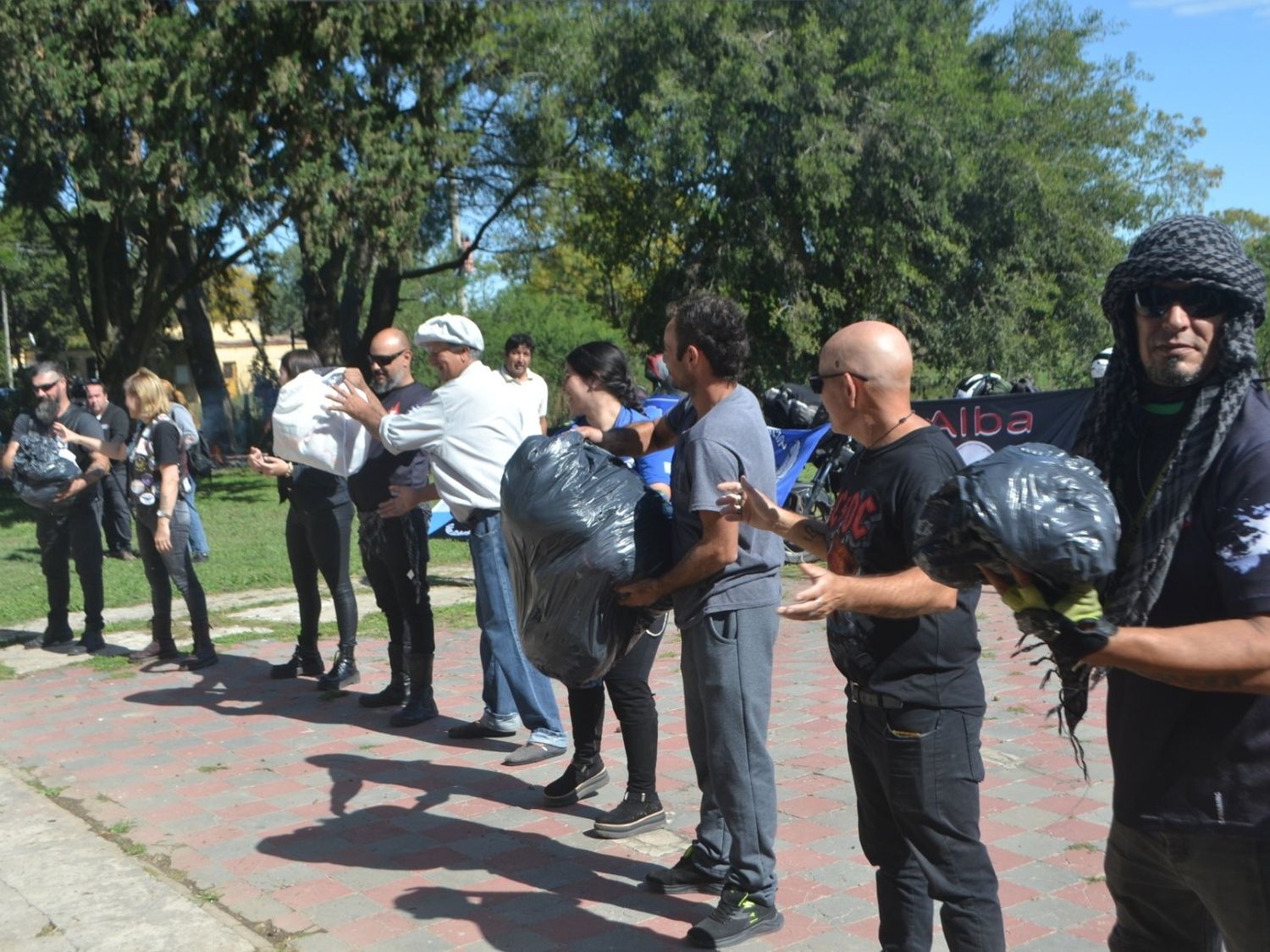 Gran jornada solidaria de moteros en escuelas rurales de Gualeguay