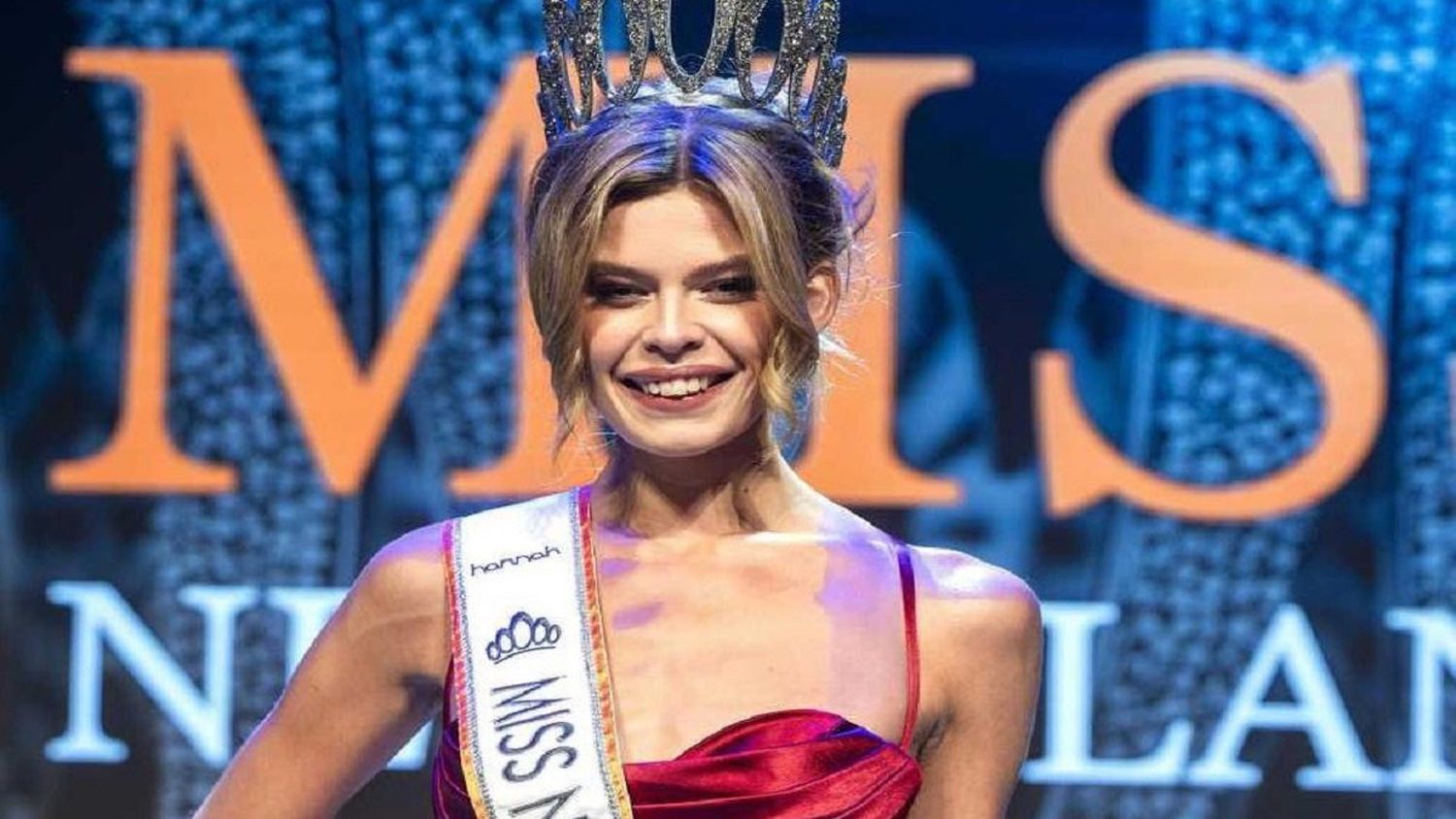 ¡OTRA RUMBO AL MISS UNIVERSO! Mujer transgénero gana certamen de belleza en Países Bajos
