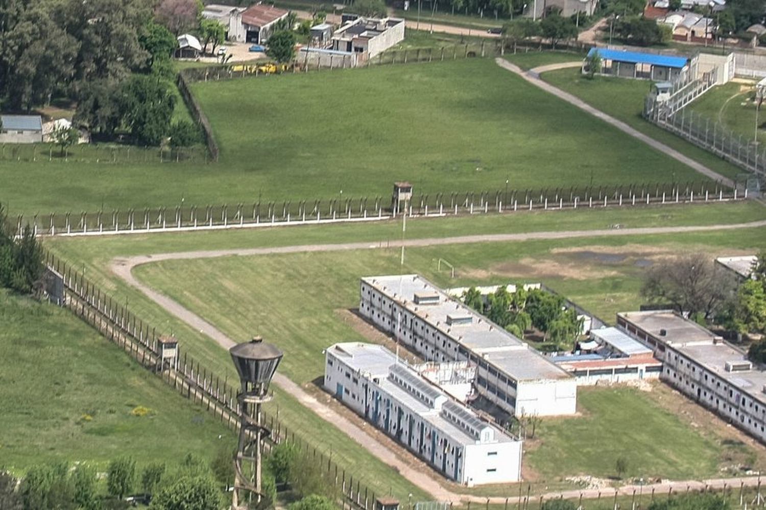 Inhibidores de señal en la cárcel de Las Flores: estiman que en un mes estarán listos los estudios de factibilidad