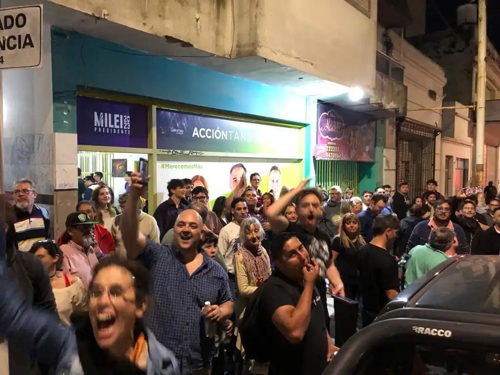 la libertad avanza accion tandilense balotaje tandil 19-11-23 - 1